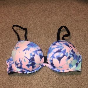 VS PINK wear everywhere super push up bra 32B